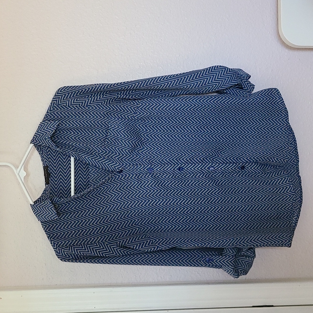 The Limited blue chevron button down shirt Size xs